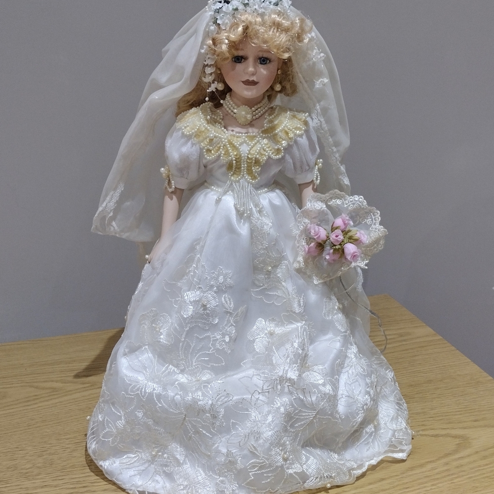 Precious Collectibles butterfly Kisses Porcelain Bride Doll